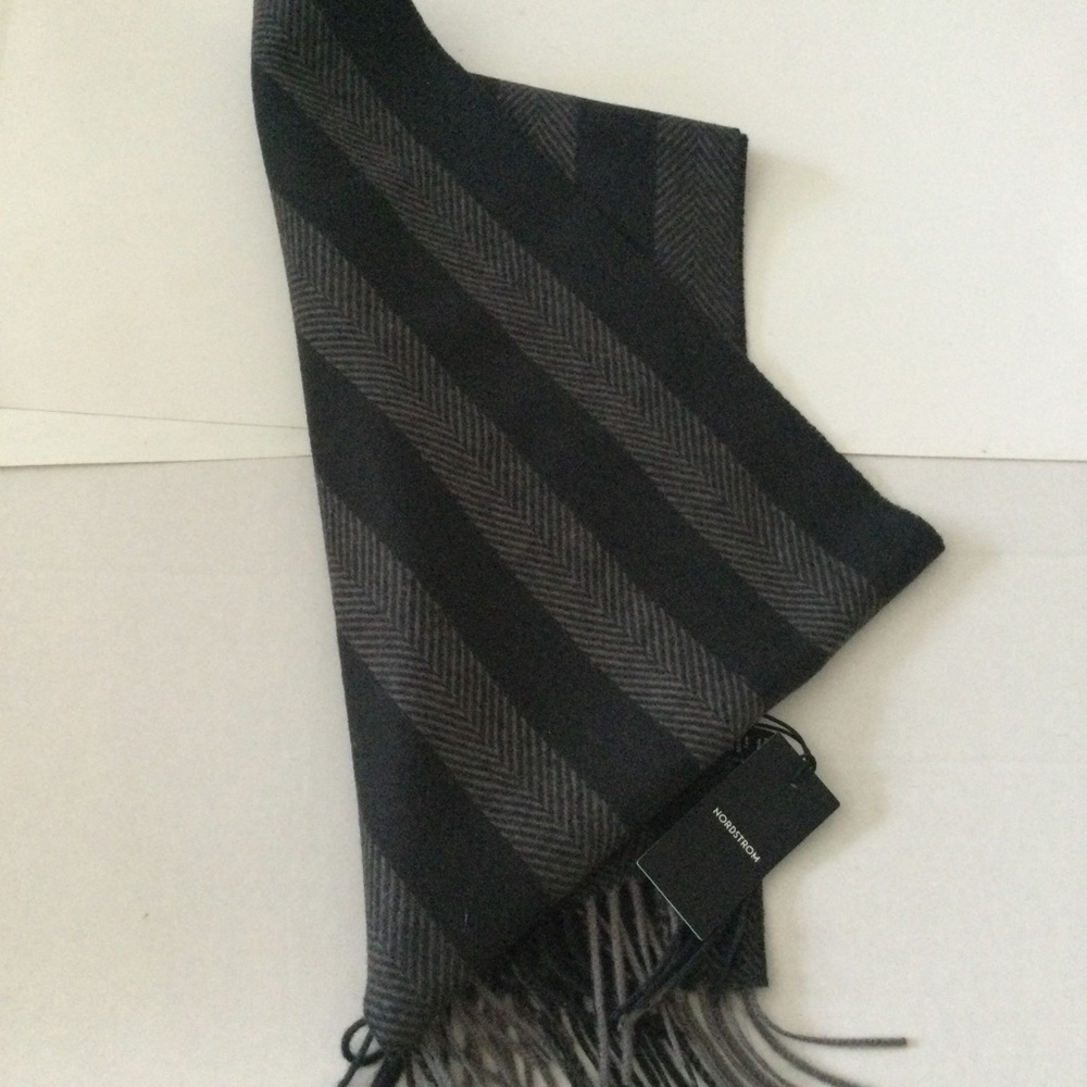 NORDSTROM MENS TWILL CASHMERE AND WOOL SCARF GREY ZIG ZAG NWT